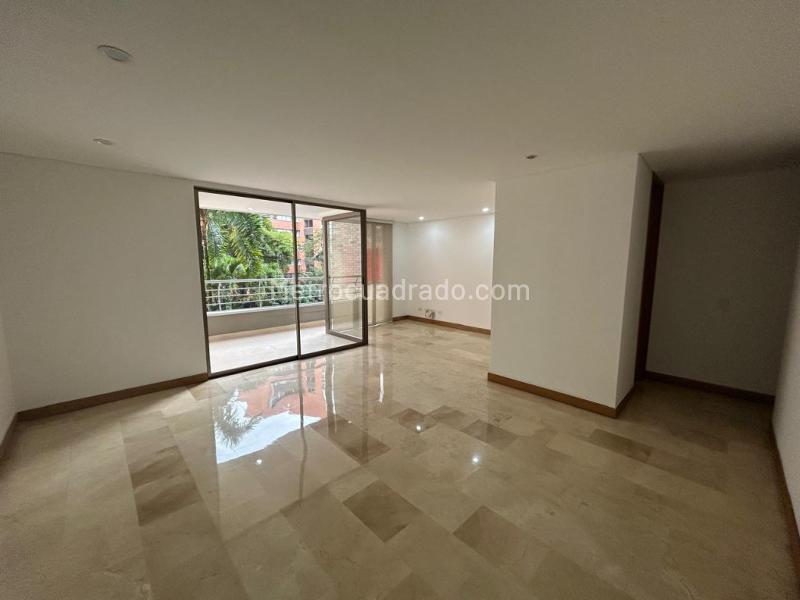 Apartamento de 2 Alcobas con Terraza en Loma de Los Parra - 5