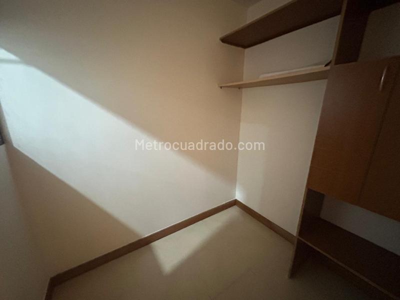 Apartamento de 2 Alcobas con Terraza en Loma de Los Parra - 6