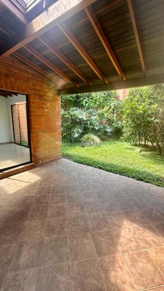 Spacious 3BR House for Rent in Castropol - 4