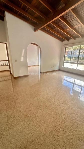Spacious 3BR House for Rent in Castropol - 9
