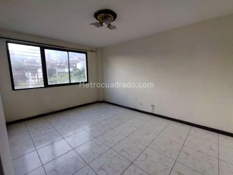 Spacious 4BR Apartment in Candelaria - 3