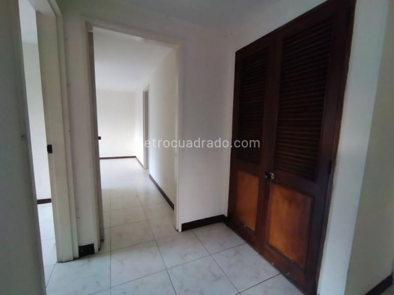 Spacious 4BR Apartment in Candelaria - 8
