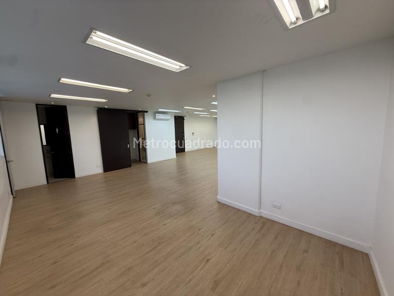 Oficina en Arriendo, El Poblado, Medellín - Veel