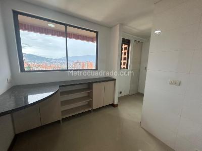 Apartamento de 3 alcobas en arriendo en Los Gonzalez, Medellín, 200 m² · foto 2 de 20