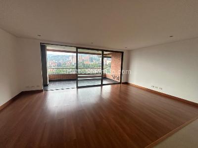 Apartamento de 3 alcobas en arriendo en Los Gonzalez, Medellín, 200 m² · foto 5 de 20