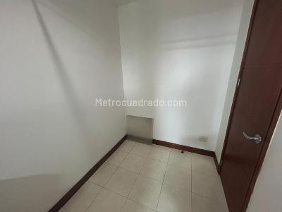 Apartamento de 3 alcobas en arriendo en Los Gonzalez, Medellín, 200 m² · foto 6 de 20