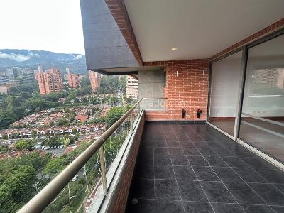 Apartamento de 3 alcobas en arriendo en Los Gonzalez, Medellín, 200 m² · foto 9 de 20