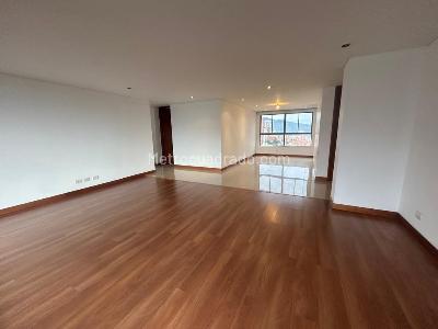 Apartamento de 3 alcobas en arriendo en Los Gonzalez, Medellín, 200 m² · foto 11 de 20