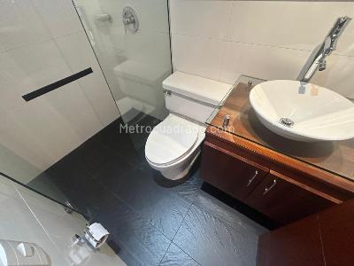 Apartamento de 3 alcobas en arriendo en Los Gonzalez, Medellín, 200 m² · foto 16 de 20