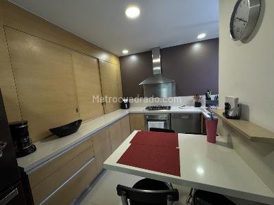 Apartamento de 3 alcobas en arriendo en Loma De Los Parra, Medellín, 270 m² · foto 8 de 20