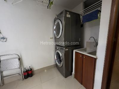 Apartamento de 3 alcobas en arriendo en Loma De Los Parra, Medellín, 270 m² · foto 10 de 20