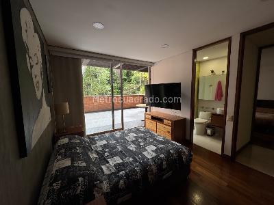 Apartamento de 3 alcobas en arriendo en Loma De Los Parra, Medellín, 270 m² · foto 15 de 20