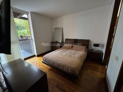 Apartamento de 3 alcobas en arriendo en Loma De Los Parra, Medellín, 270 m² · foto 16 de 20