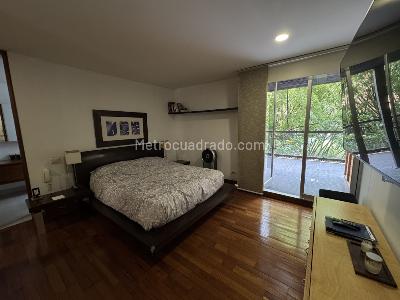Apartamento de 3 alcobas en arriendo en Loma De Los Parra, Medellín, 270 m² · foto 18 de 20