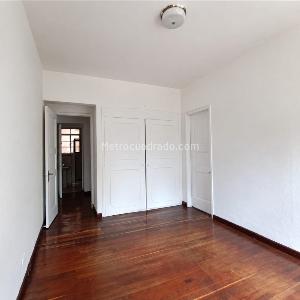 Apartamento de 2 alcobas en arriendo en Parque Bolivar, Medellín, 110 m² · foto 2 de 4