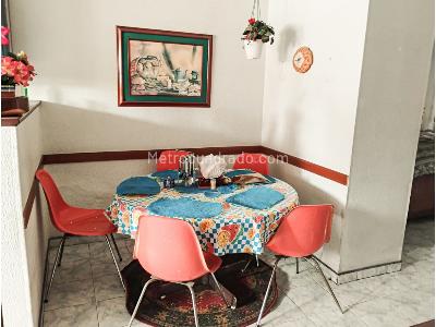 Casa de 5 alcobas en venta en San Nicolas, Bogotá, 280 m² · foto 8 de 15