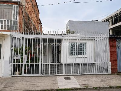 Casa de 5 alcobas en venta en Kennedy, Bogotá, 120 m² · foto 3 de 12