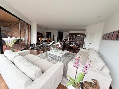 Apartamento de 3 alcobas en venta en La Cabrera, Bogotá, 318 m² · foto 3 de 20