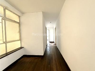 Apartamento en venta en Sagrado Corazon, Bogotá · foto 8 de 19