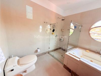 Apartamento de 3 alcobas en arriendo en La Cabrera El Refugio, Bogotá, 270 m² · foto 17 de 20