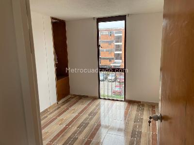 Apartamento de 3 alcobas en venta en Pablo Vi Ii Sector, Bogotá, 90 m² · foto 2 de 7