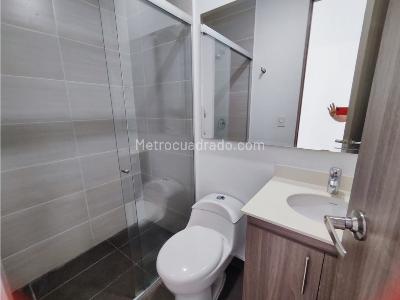 Apartamento de 2 alcobas en venta en Madera, Bello, 55 m² · foto 6 de 11