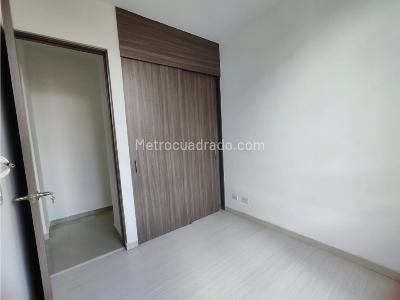 Apartamento de 2 alcobas en venta en Madera, Bello, 55 m² · foto 7 de 11