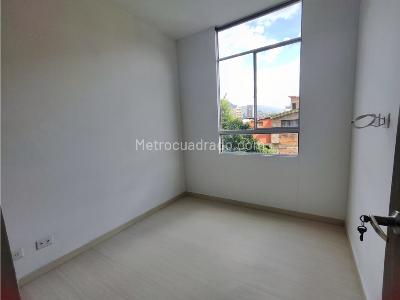 Apartamento de 2 alcobas en venta en Madera, Bello, 55 m² · foto 8 de 11