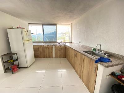Casa de 5 alcobas en venta en Autopista Medellin Bogota, Medellín · foto 2 de 12