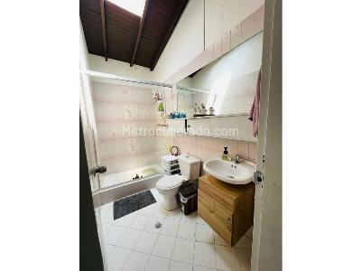 Casa de 5 alcobas en venta en Simon Bolivar, Medellín, 240 m² · foto 13 de 20