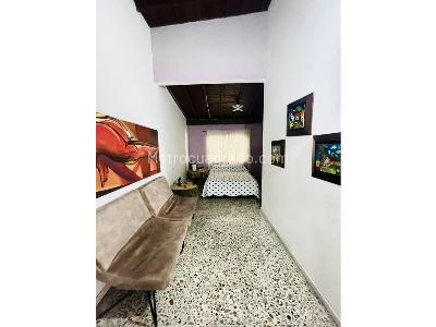 Casa de 5 alcobas en venta en Simon Bolivar, Medellín, 240 m² · foto 15 de 20
