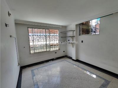 Casa de 5 alcobas en venta en Prado Centro, Medellín, 420 m² · foto 8 de 10