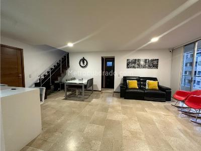 Apartamento de 3 alcobas en venta en La Castellana, Medellín, 198 m² · foto 2 de 17
