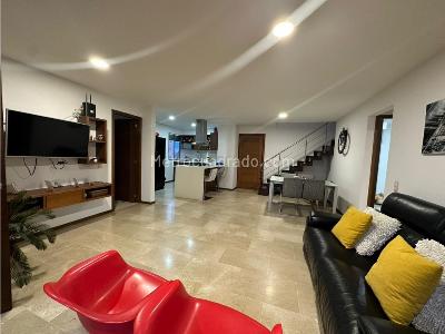 Apartamento de 3 alcobas en venta en La Castellana, Medellín, 198 m² · foto 3 de 17