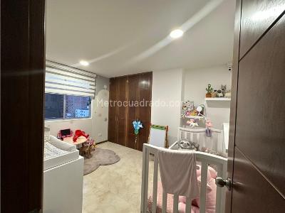 Apartamento de 3 alcobas en venta en La Castellana, Medellín, 198 m² · foto 8 de 17