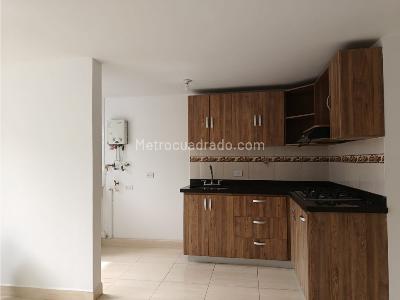 Apartamento de 3 alcobas en venta en El Mirador, Bello, 54 m² · foto 3 de 11
