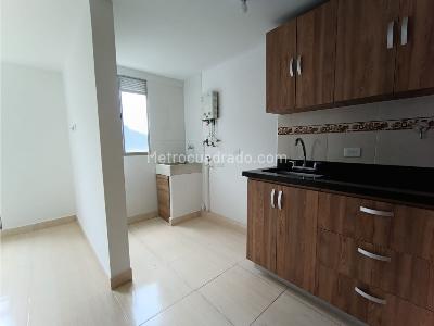 Apartamento de 3 alcobas en venta en El Mirador, Bello, 54 m² · foto 4 de 11