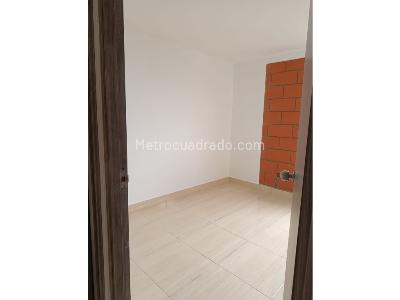 Apartamento de 3 alcobas en venta en El Mirador, Bello, 54 m² · foto 7 de 11