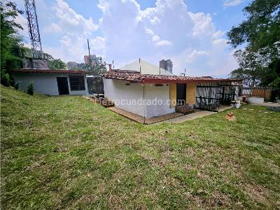 Casa de 5 alcobas en venta en El Poblado, Medellín, 1574 m² · foto 2 de 20