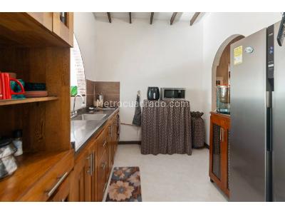 Casa de 5 alcobas en venta en El Poblado, Medellín, 1574 m² · foto 10 de 20