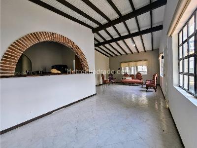 Casa de 5 alcobas en venta en El Poblado, Medellín, 1574 m² · foto 13 de 20