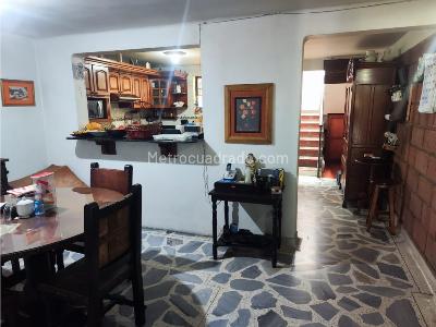 Casa de 3 alcobas en venta en Prado Centro, Medellín, 115 m² · foto 3 de 17