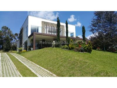 Casa de 4 alcobas en venta en Alto De Las Palmas, Envigado, 1461 m² · foto 2 de 20