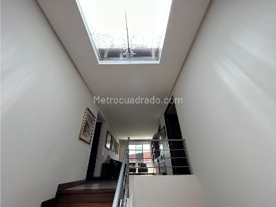 Casa de 3 alcobas en venta en Loma Benedictinos, Envigado, 272 m² · foto 7 de 20