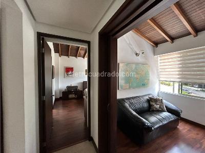 Casa de 3 alcobas en venta en Loma Benedictinos, Envigado, 272 m² · foto 8 de 20