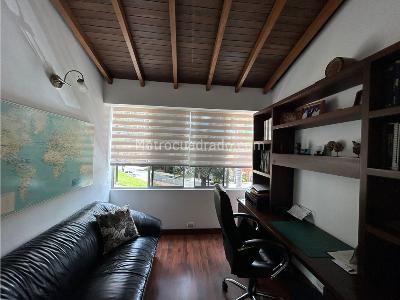Casa de 3 alcobas en venta en Loma Benedictinos, Envigado, 272 m² · foto 17 de 20