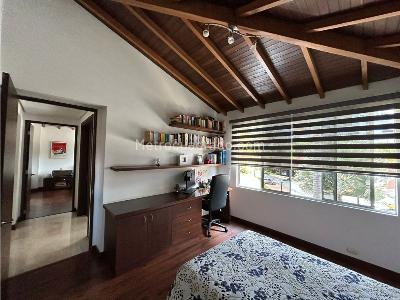 Casa de 3 alcobas en venta en Loma Benedictinos, Envigado, 272 m² · foto 20 de 20