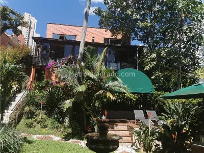 Casa de 5 alcobas en venta en El Poblado, Medellín, 243 m² · foto 2 de 20