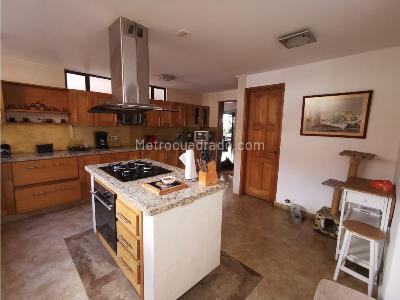 Casa de 5 alcobas en venta en El Poblado, Medellín, 243 m² · foto 3 de 20
