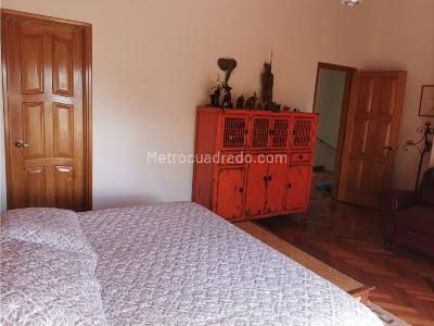 Casa de 5 alcobas en venta en El Poblado, Medellín, 243 m² · foto 8 de 20